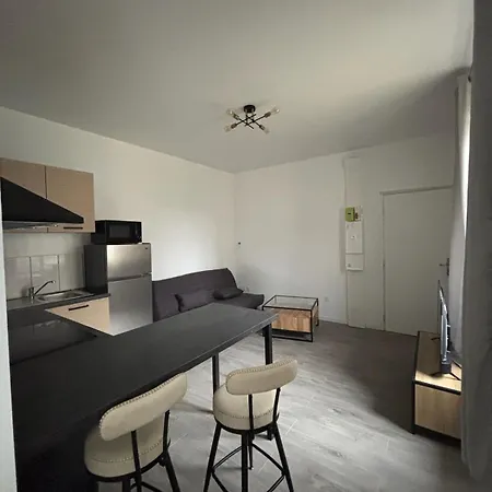 T2 Dans Batisse De Charme * Tarbes